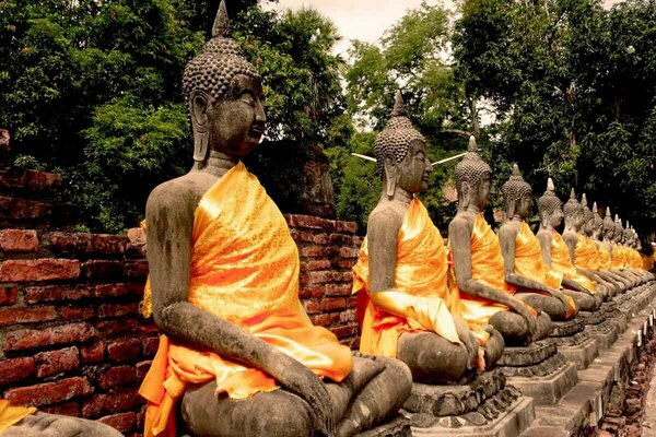 7 Buddha Statues